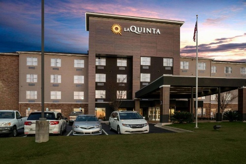 La Quinta Inn & Suites by Wyndham Montgomery image 20