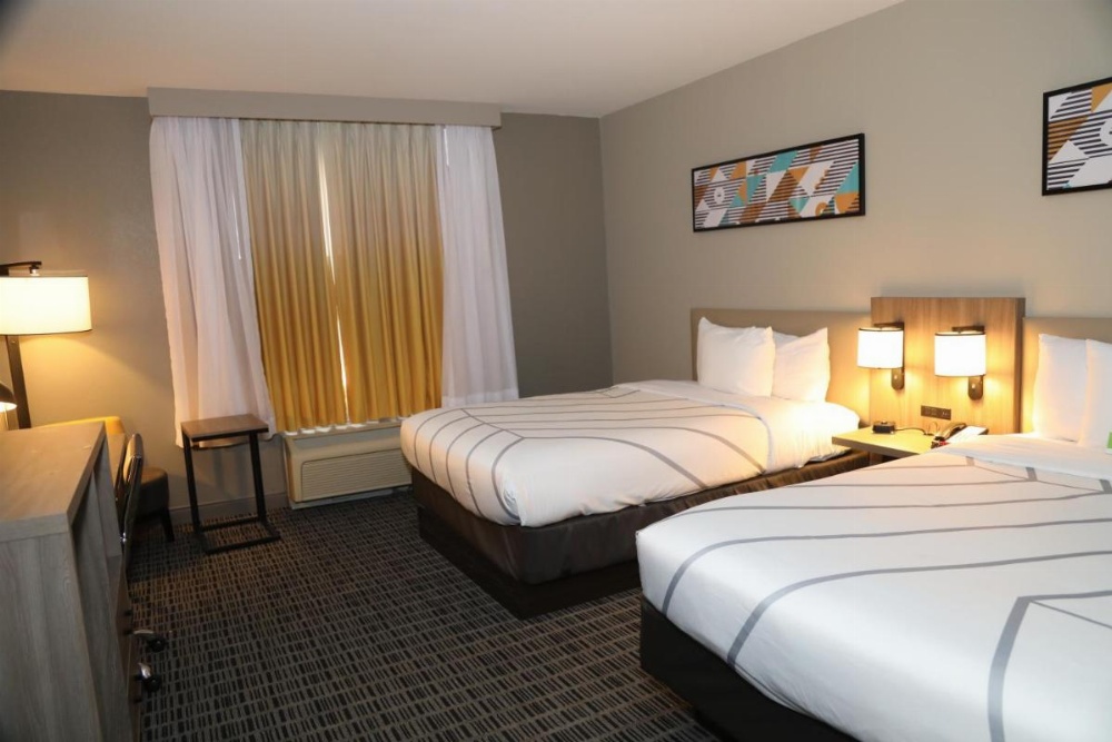 La Quinta Inn & Suites by Wyndham Montgomery Image 23