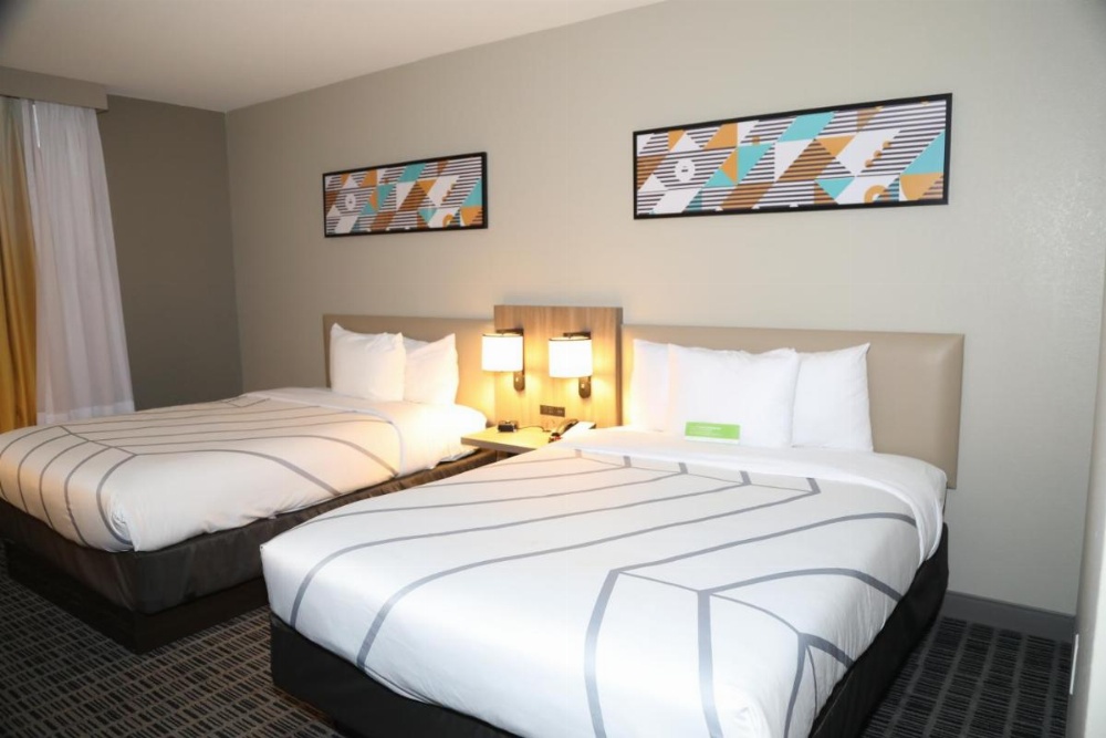 La Quinta Inn & Suites by Wyndham Montgomery Image 25