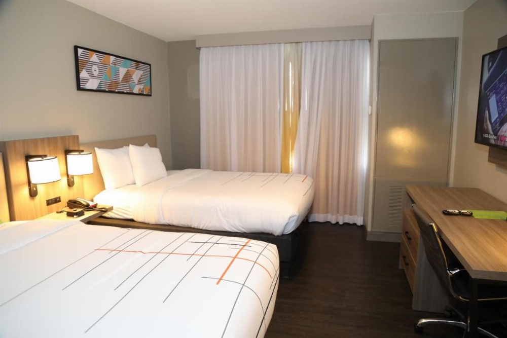 La Quinta Inn & Suites by Wyndham Montgomery Image 29