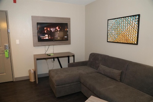 La Quinta Inn & Suites by Wyndham Montgomery image 37