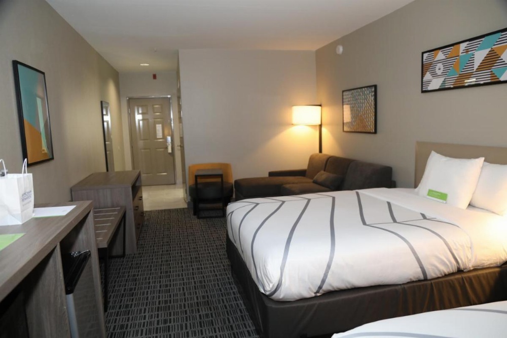 La Quinta Inn & Suites by Wyndham Montgomery Image 41