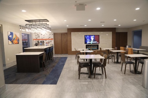 La Quinta Inn & Suites by Wyndham Montgomery image 7